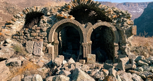 OLD HARZHIS AND VOROTAN GORGE (HIKING)