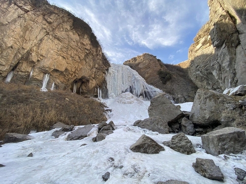 FROZEN TRCHKAN WATERFALL